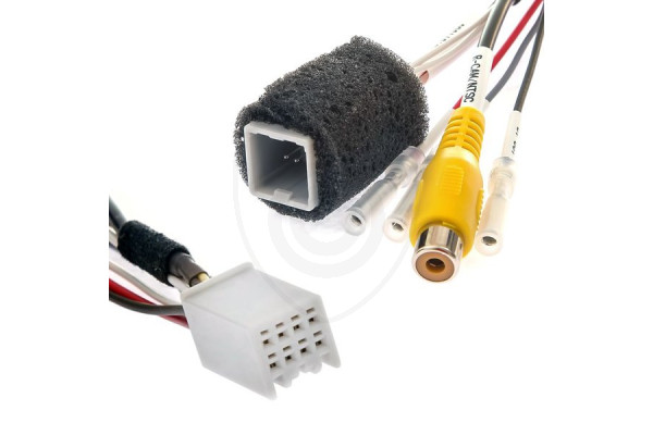 Adattatore per collegare la telecamera di retromarcia al monitor Fiat e Mitsubishi 2013-2018 Adattatore per collegare la telecamera di retromarcia al monitor Fiat e Mitsubishi 2013-2018