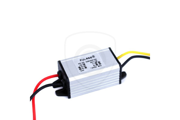 Convertitore di tensione 24V a 12V (3A) Convertitore di tensione 24V a 12V (3A)