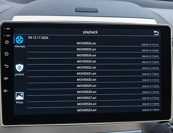 Menu dell'applicazione con l'elenco delle registrazioni sull'autoradio Android